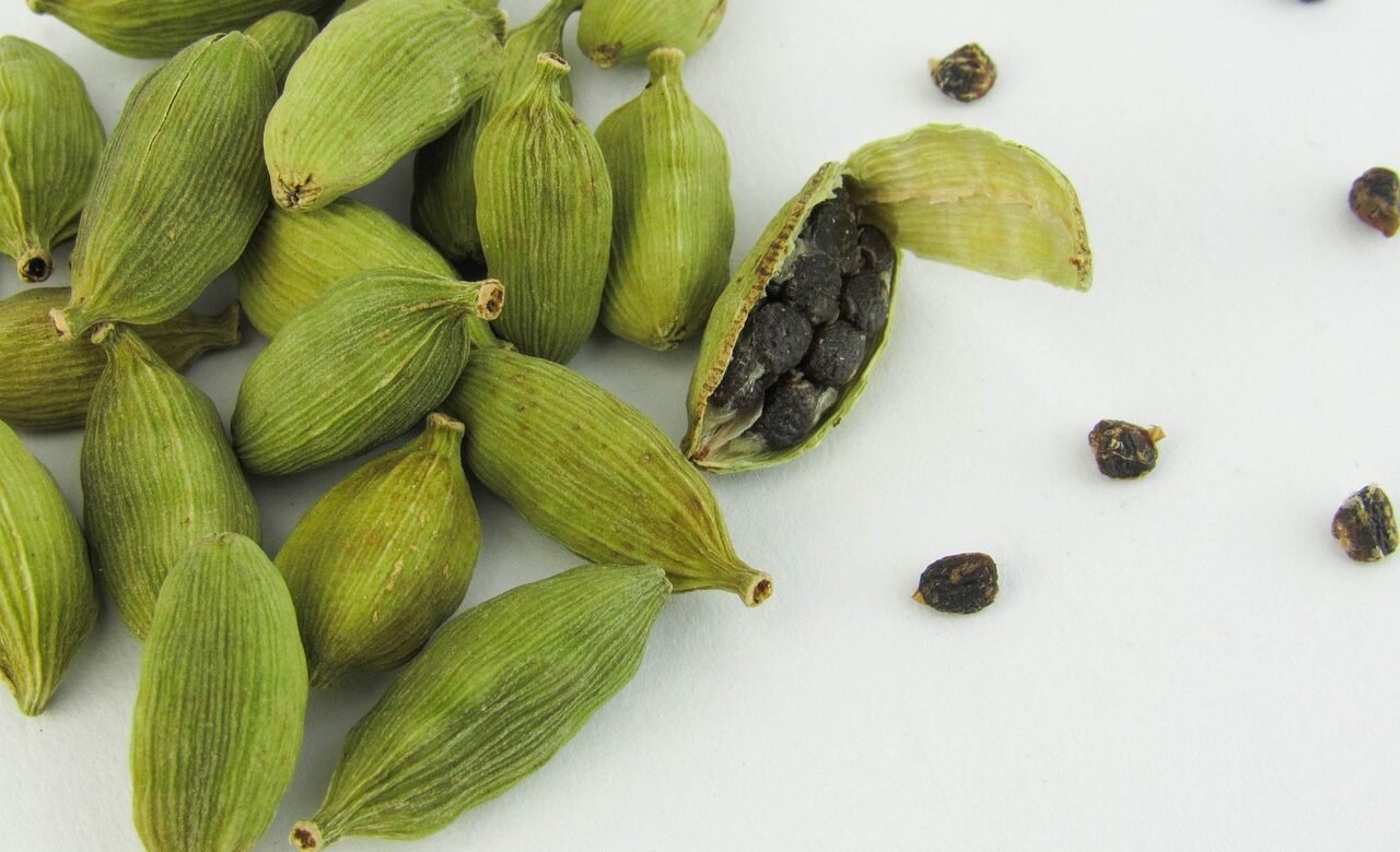 Cardamom: The Fragrant Jewel of Spice with Health Benefits